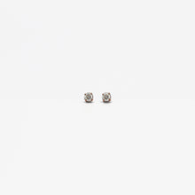 Afbeelding in Gallery-weergave laden, Mini Ronde Diamanten Oorknoppen

